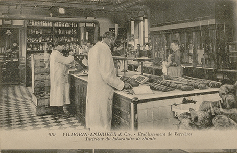 Photo en noir et blanc de l'établissement de Verrières-le-Buisson - Laboratoire de recherches de chimie - Arboretum Vilmorin