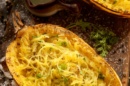 Photo d'une courge spaghetti venant d'être cuisinée.